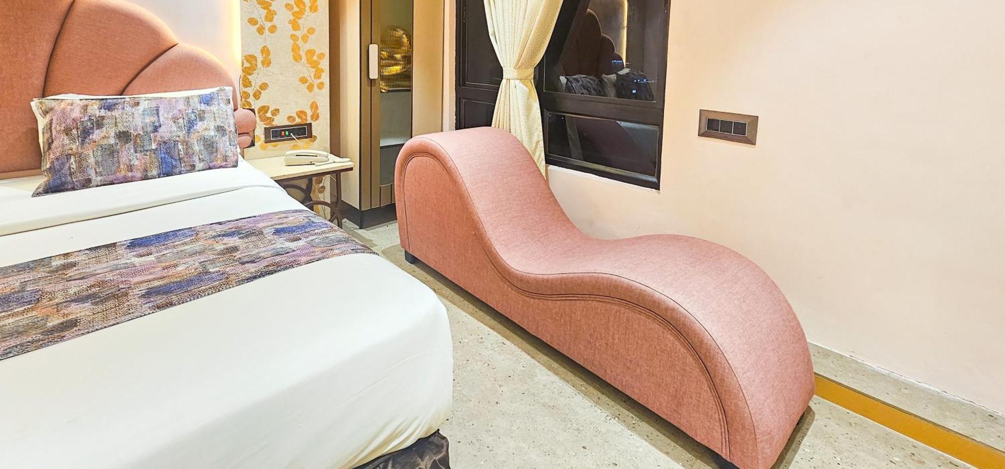 Hotel Nova Bling Раджкот Экстерьер фото
